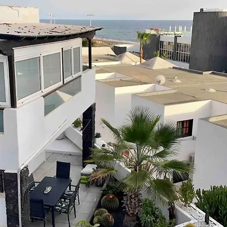 Secluded Romantic Villa Retreat In Tabayesco Apartmán